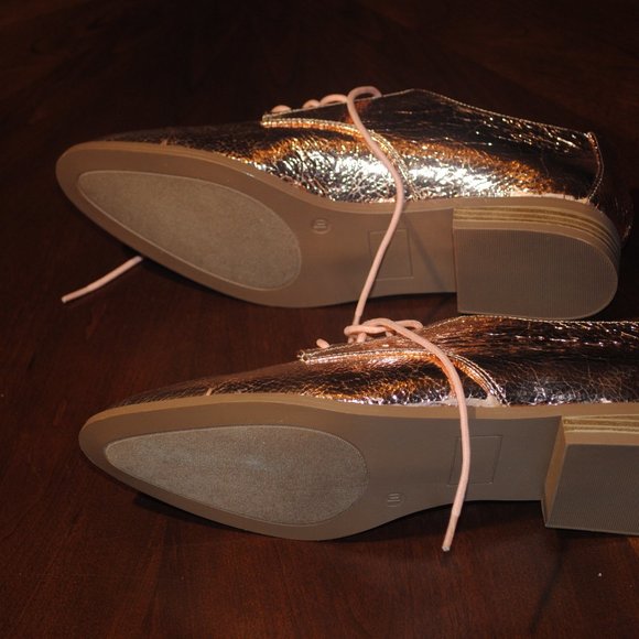 Gold Just Fab Oxford - Picture 2 of 3